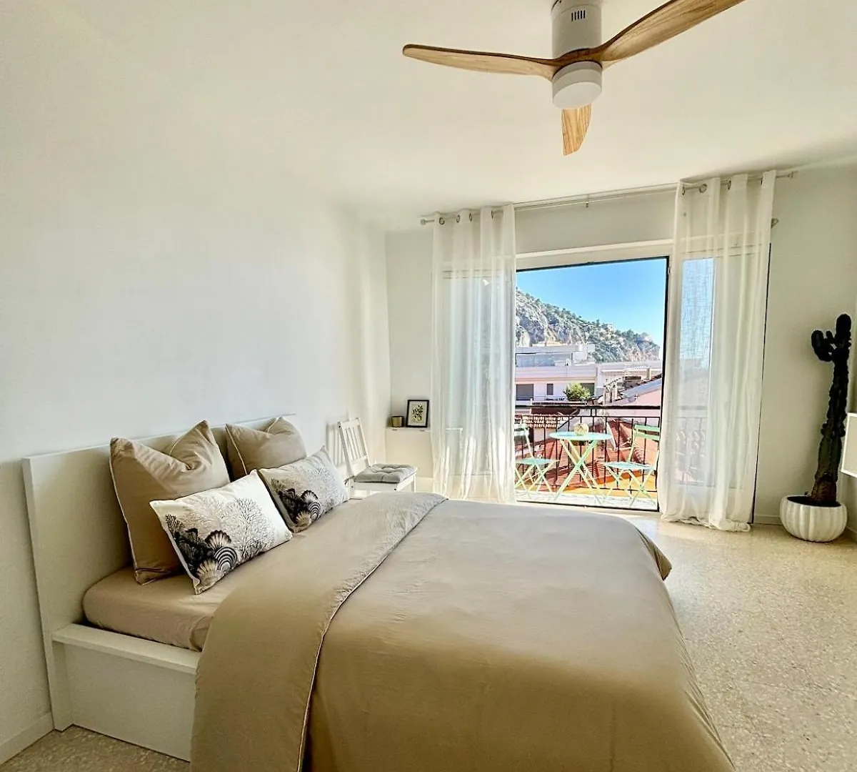Sea View Studio With Balcony, Near Italy & Monaco Menton