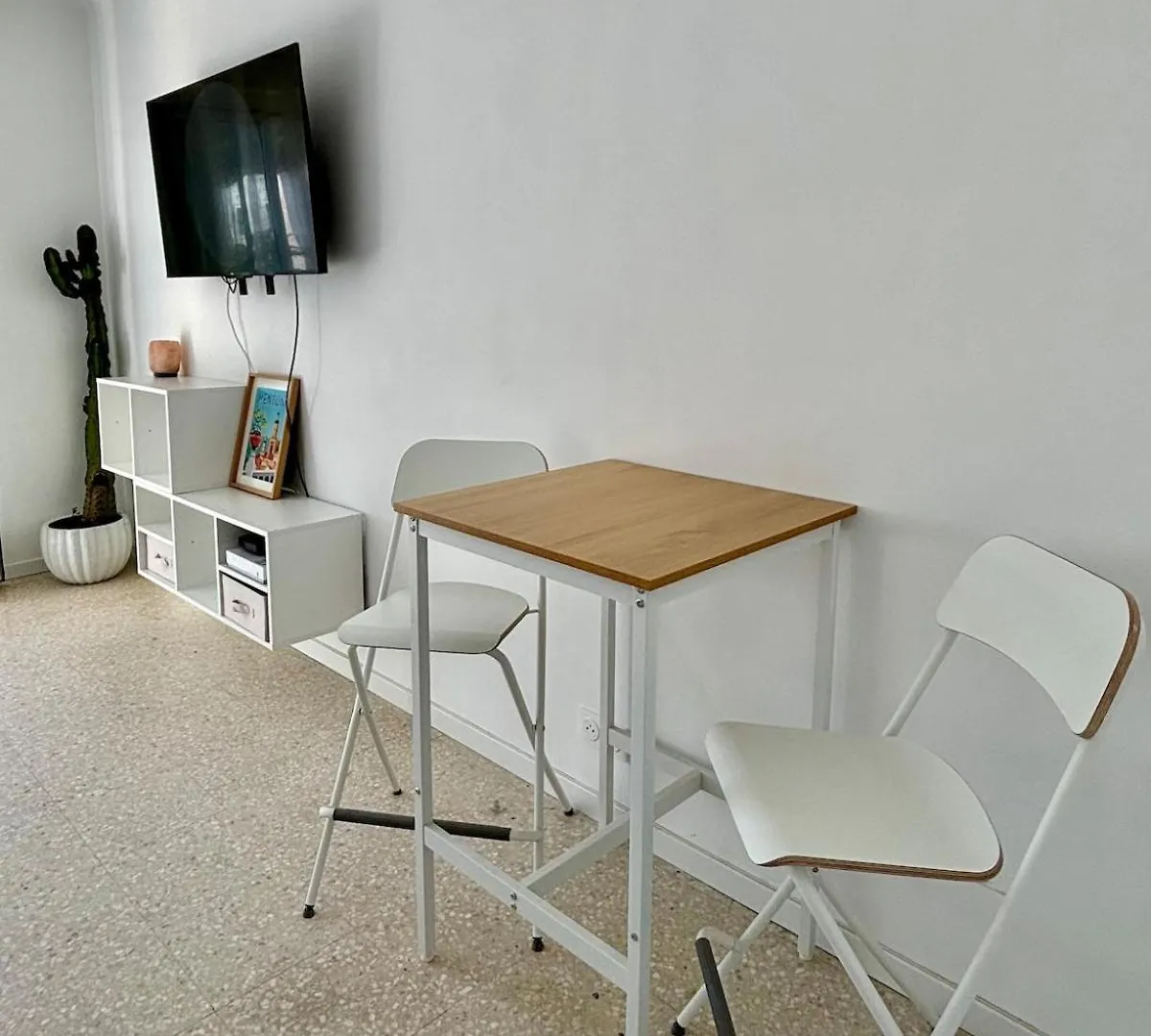 Apartment Sea View Studio With Balcony, Near Italy & Monaco Menton