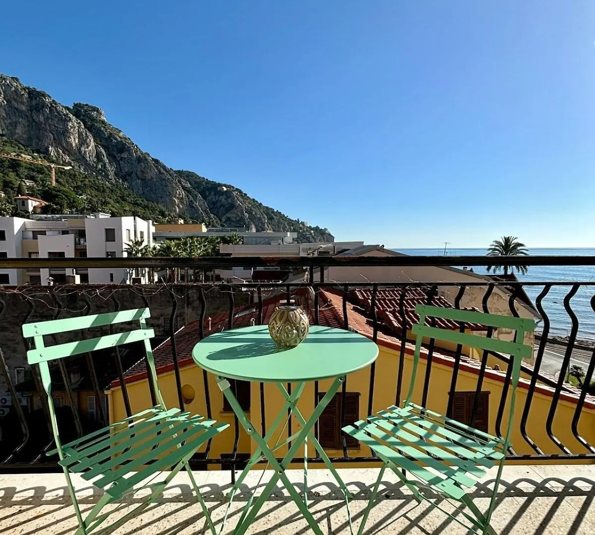 Sea View Studio With Balcony, Near Italy & Monaco Menton France
